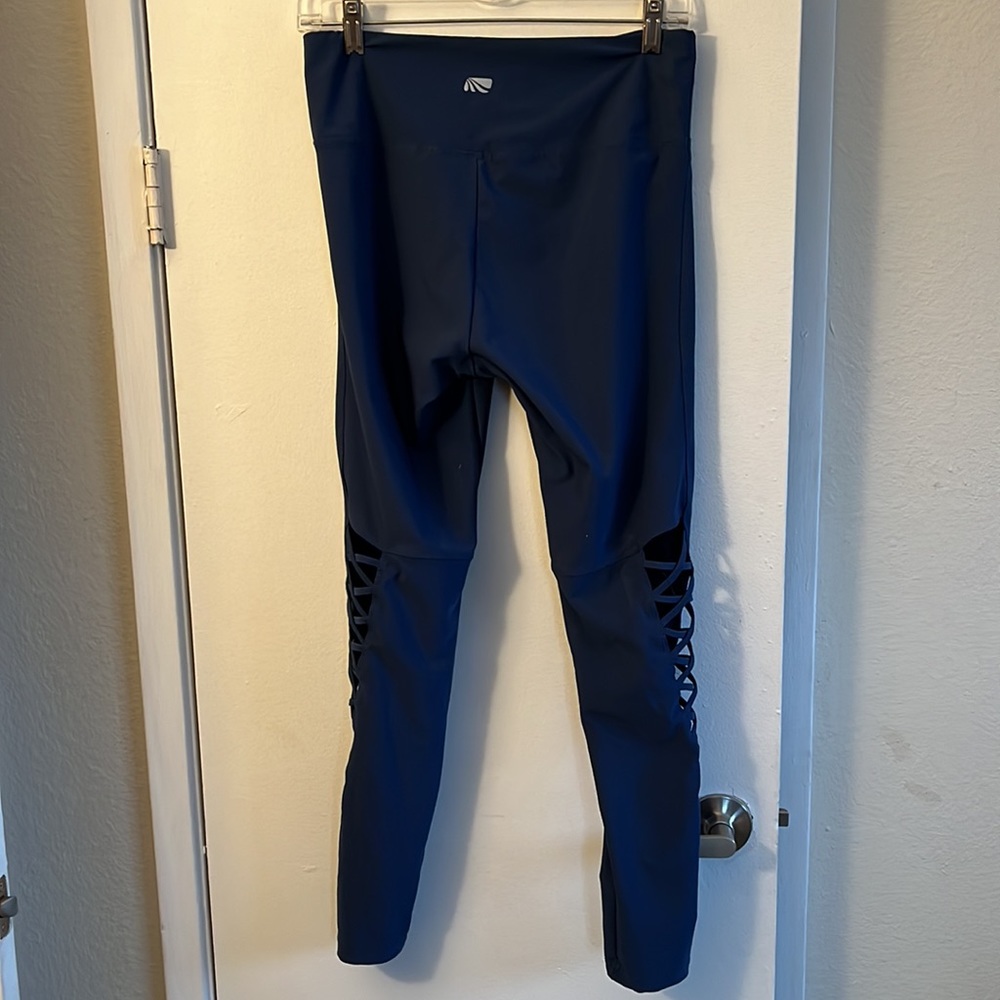 Bundle Of Exercise Leggings. Size Large. - image 6